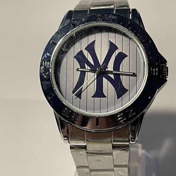 New York Yankees LOGO Stainless Steel Watch NEW Wh - Picture 9 of 9